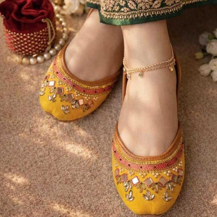 MEHNDI GLOW